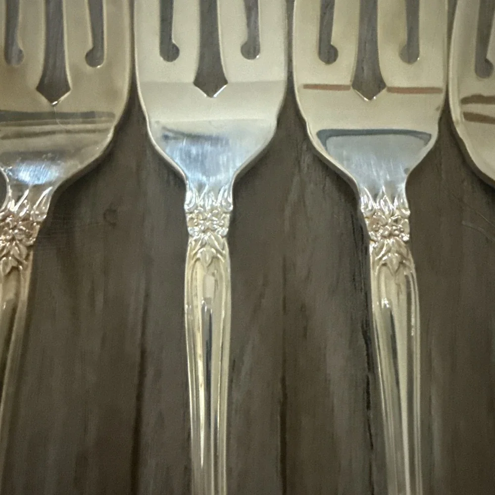 Silver Artistry Community Silverplate Set of 6 Salad Forks 1965 - Picture 4 of 5